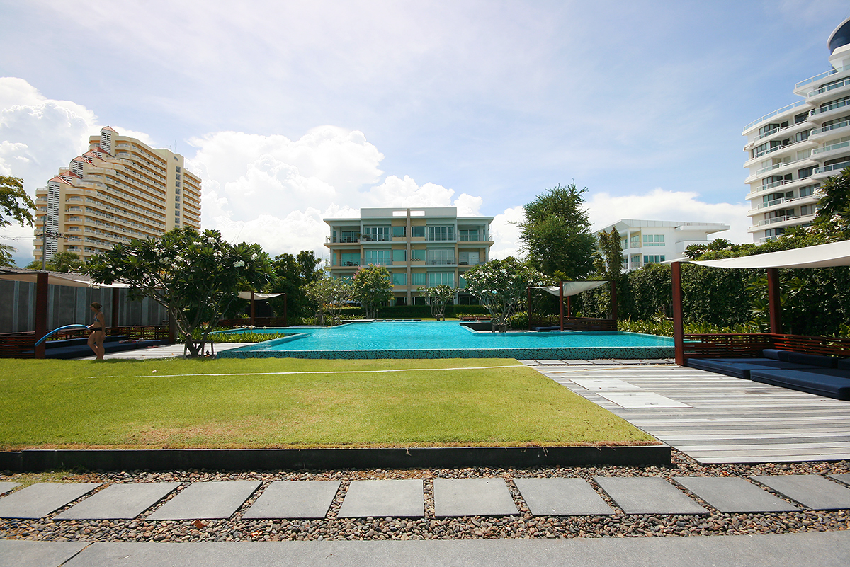 2 Bedrooms Unit with Private Jacuzzi