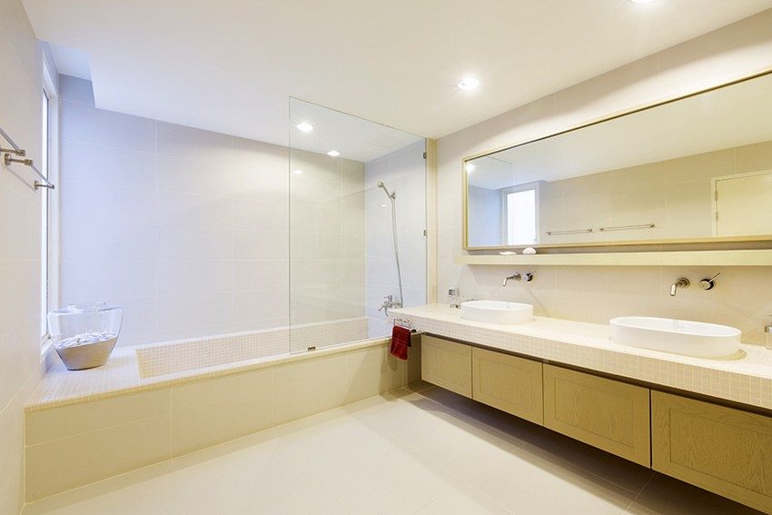 baan nub kluen master bathroom