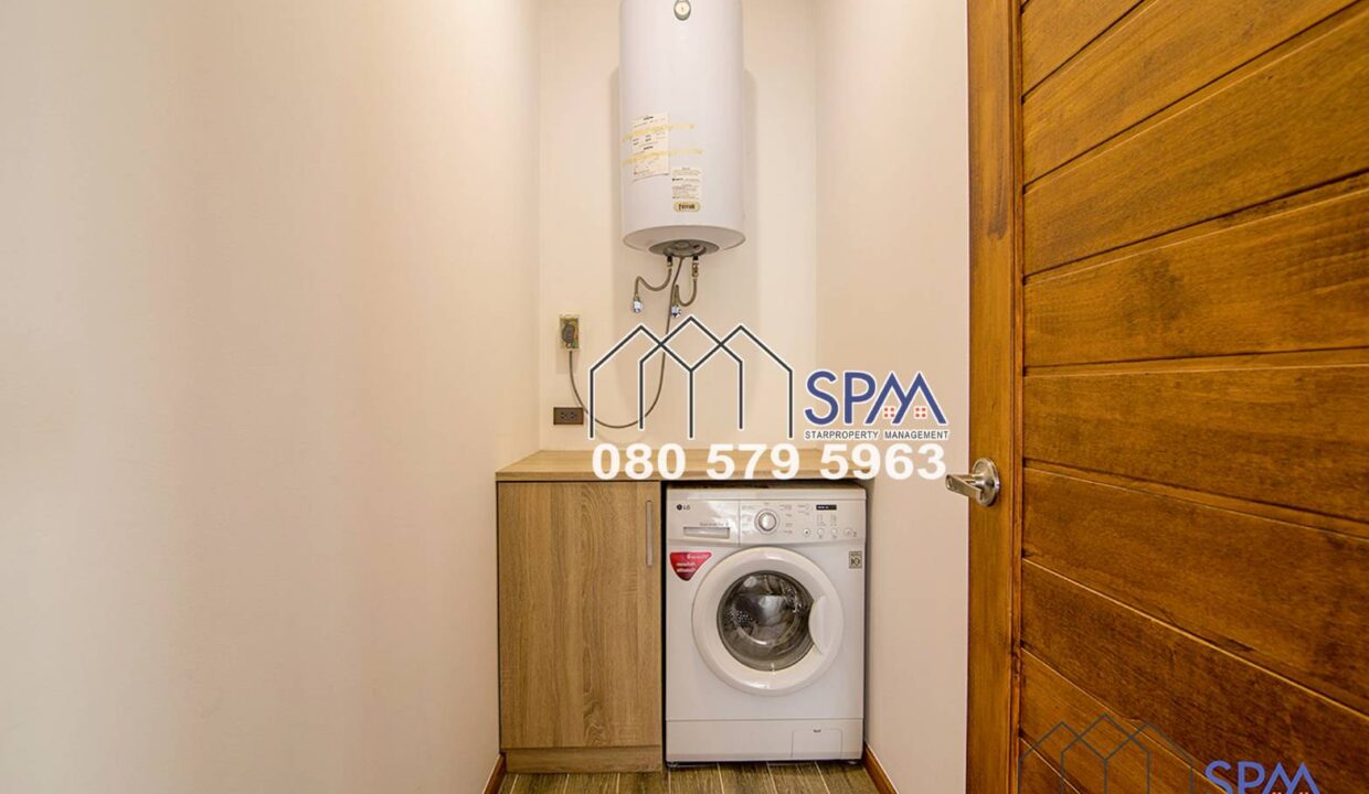 163890