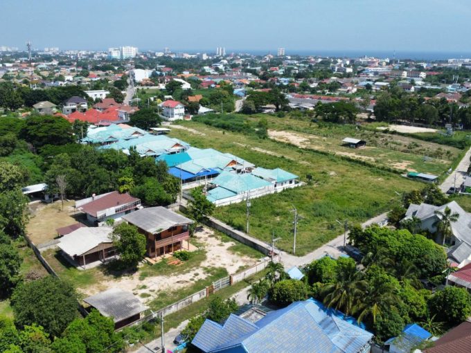 Land in Huahin town for sale, Land Area 355 sq.wah (1420 sq.m) Price 5.5 Million Baht
