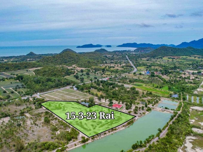 Land next from the lake for sale, Land Area 15 Rai 3 Ngan 23 sq.wah, Price 500,000 Baht per rai