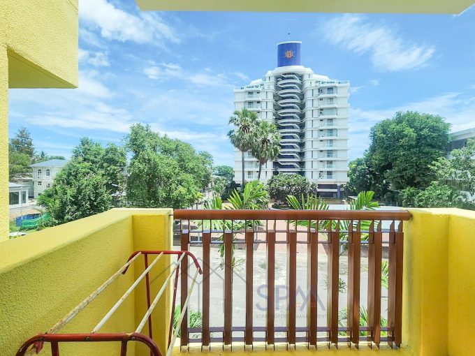 Hot deal 1 Bedroom unit, 52 sq.m. on third floor at Mykonos Huahin for sale, price 3.85 Million Baht